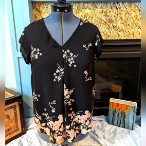Black floral short sleeve blouse - Large